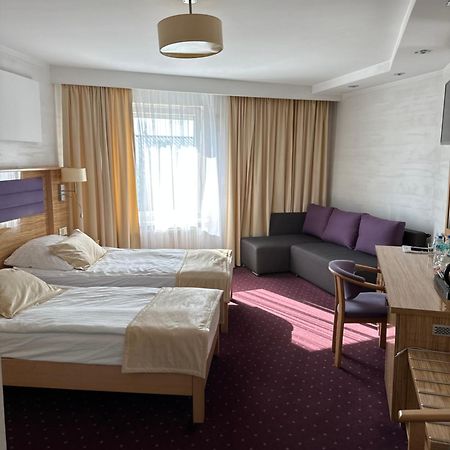 Diament I Brylant Hotel Rawicz Eksteriør billede