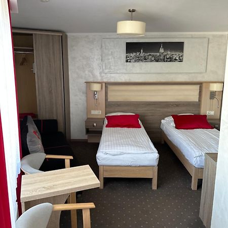 Diament I Brylant Hotel Rawicz Eksteriør billede