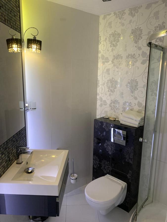 Diament I Brylant Hotel Rawicz Eksteriør billede