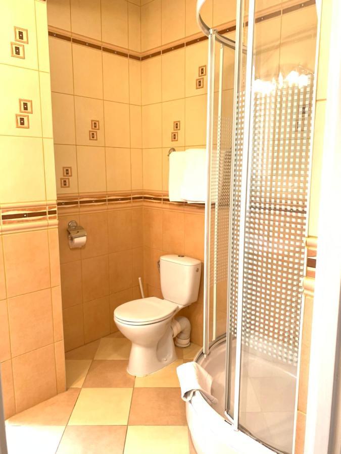 Diament I Brylant Hotel Rawicz Eksteriør billede