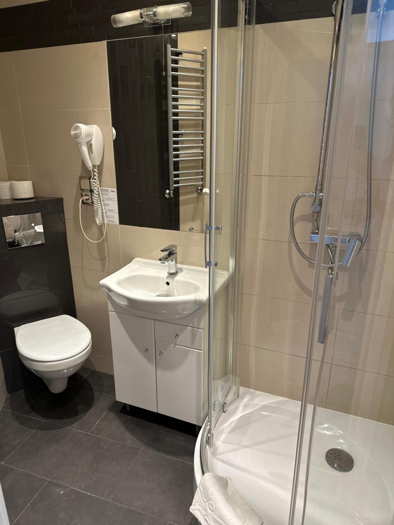 Diament I Brylant Hotel Rawicz Eksteriør billede