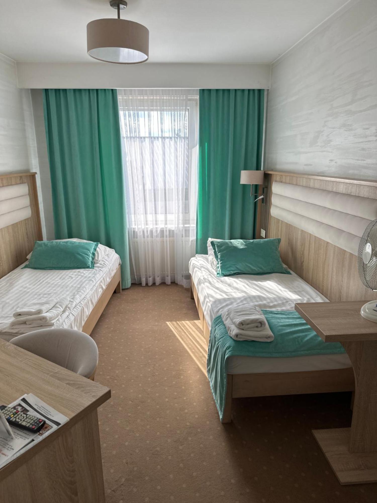 Diament I Brylant Hotel Rawicz Eksteriør billede