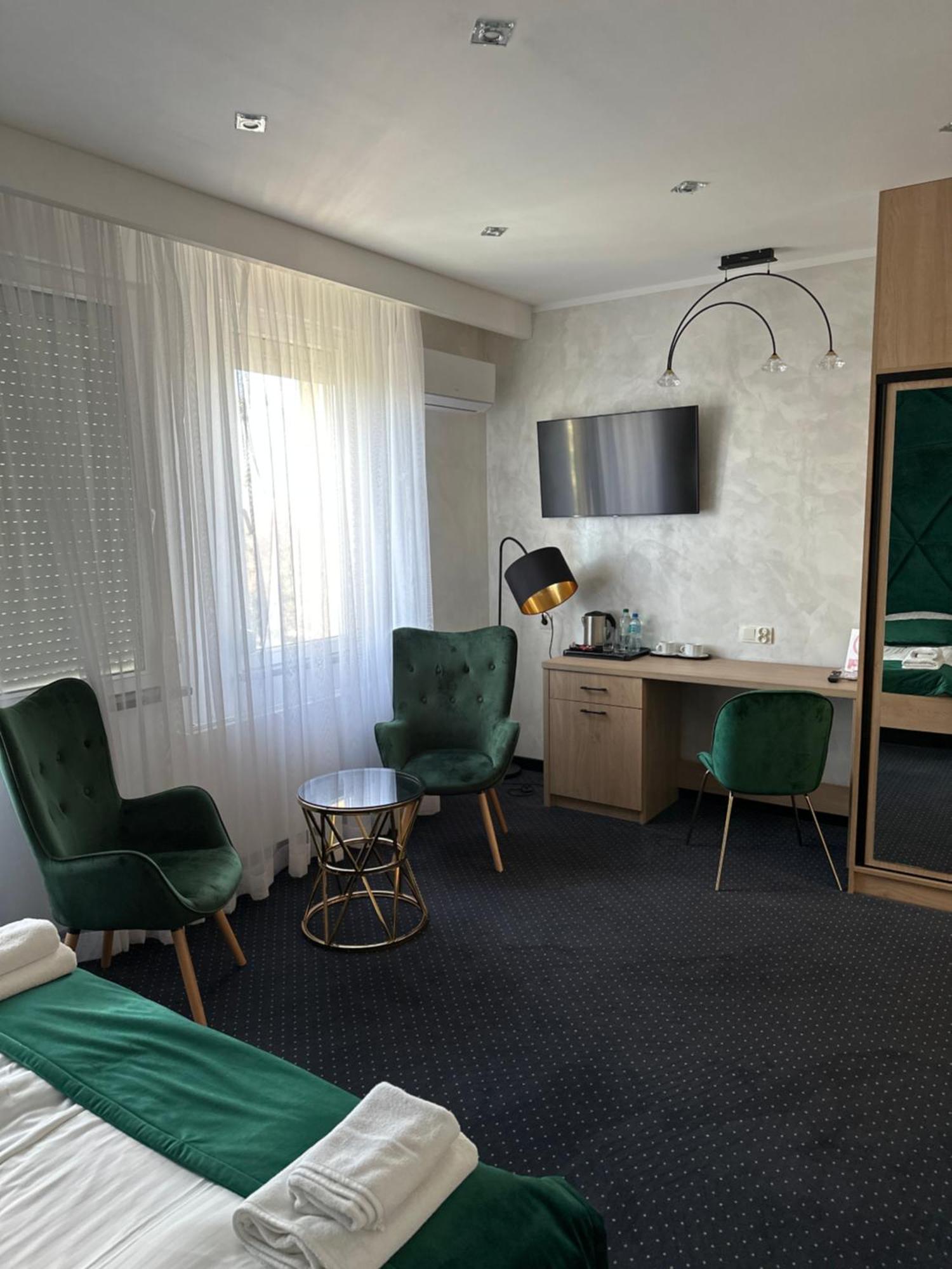 Diament I Brylant Hotel Rawicz Eksteriør billede