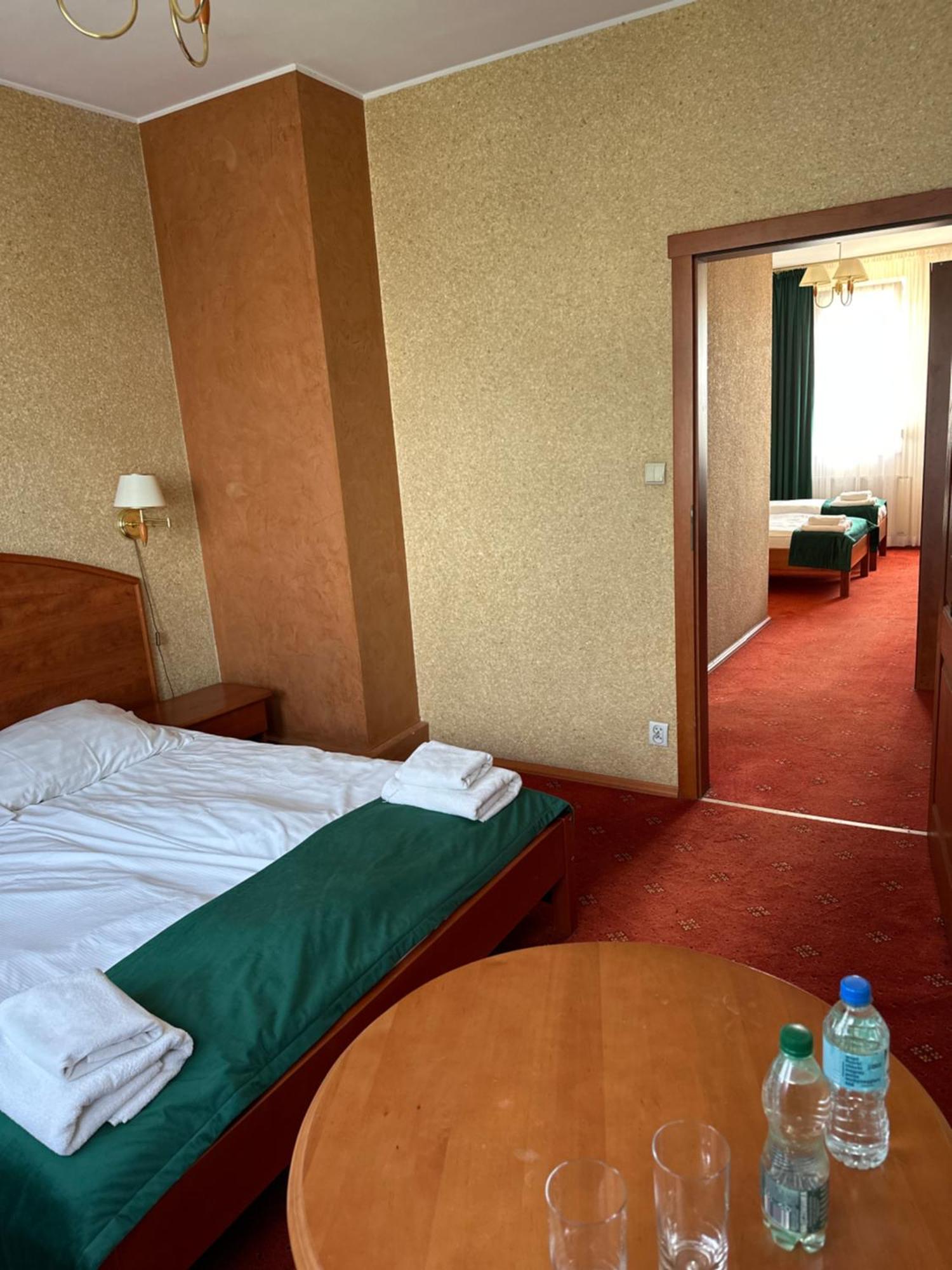 Diament I Brylant Hotel Rawicz Eksteriør billede