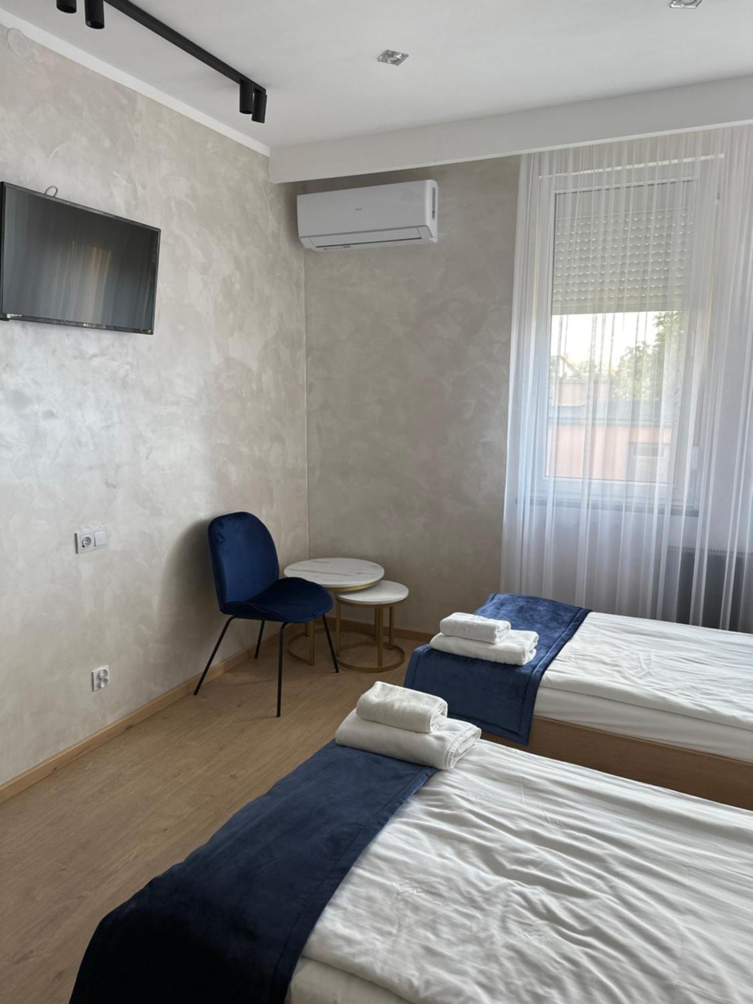 Diament I Brylant Hotel Rawicz Eksteriør billede
